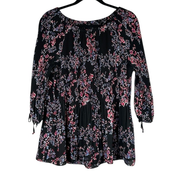 Roz & Ali Tops - Roz & Ali Black Floral Pleated Boho Casual Flowy 3/4 Sleeve Top Size Large
